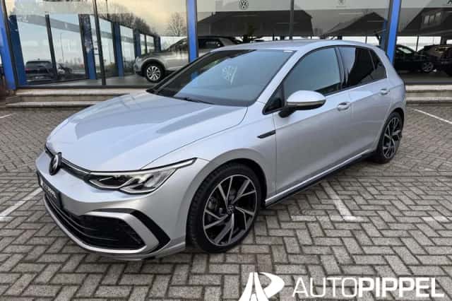 Volkswagen Golf (2022) thumbnail 1
