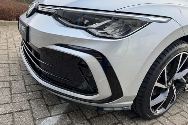 Volkswagen Golf (2022) thumbnail 4