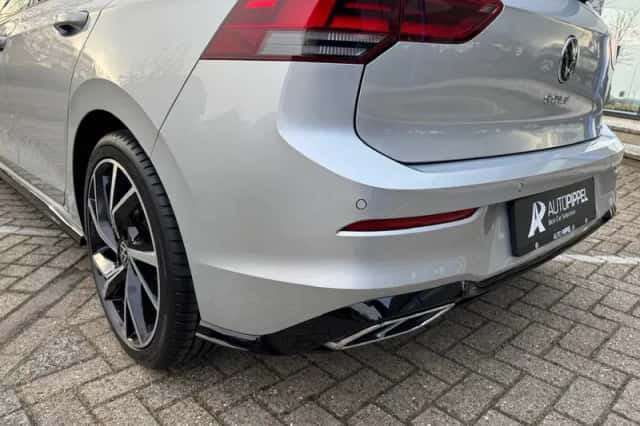 Volkswagen Golf (2022) thumbnail 5
