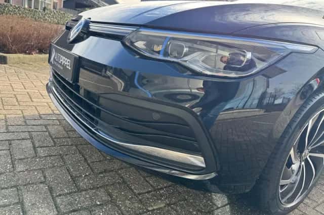 Volkswagen Golf (2022) thumbnail 3