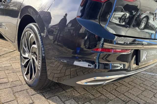 Volkswagen Golf (2022) thumbnail 6