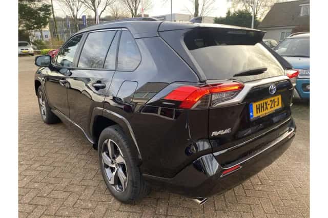 Toyota RAV4 (2025) thumbnail 3