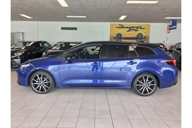 Toyota Corolla (2024) thumbnail 2