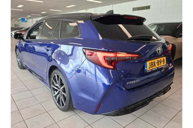 Toyota Corolla (2024) thumbnail 3