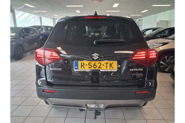 Suzuki Vitara (2022) thumbnail 4