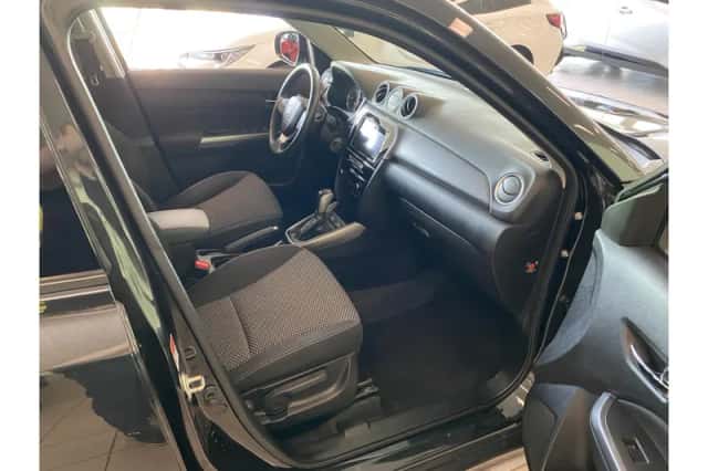 Suzuki Vitara (2020) thumbnail 4