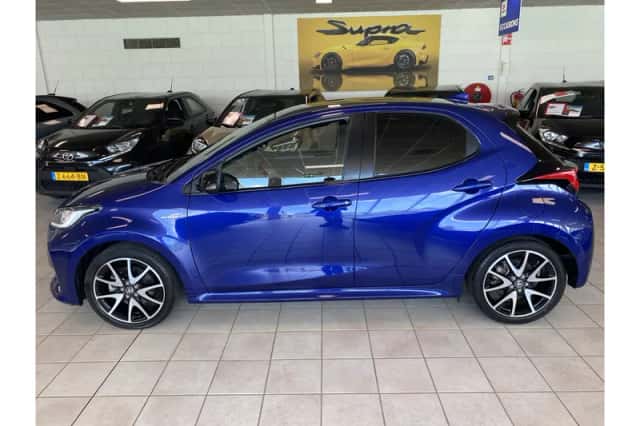 Toyota Yaris (2020) thumbnail 2