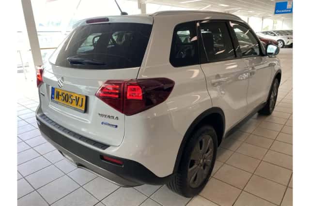 Suzuki Vitara (2022) thumbnail 6