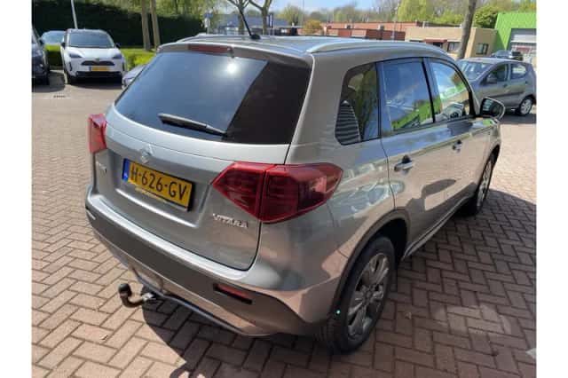 Suzuki Vitara (2020) thumbnail 4