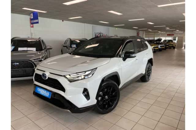 Toyota RAV4 (2024) thumbnail 2