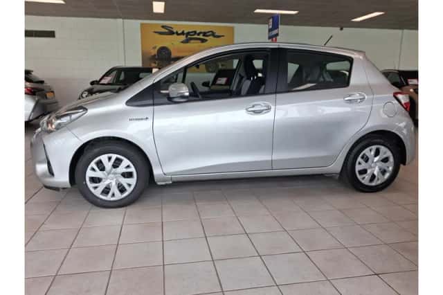 Toyota Yaris (2018) thumbnail 3