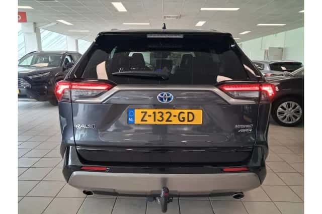 Toyota RAV4 (2024) thumbnail 5