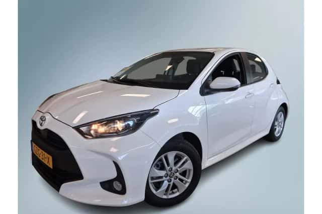 Toyota Yaris (2025) thumbnail 1