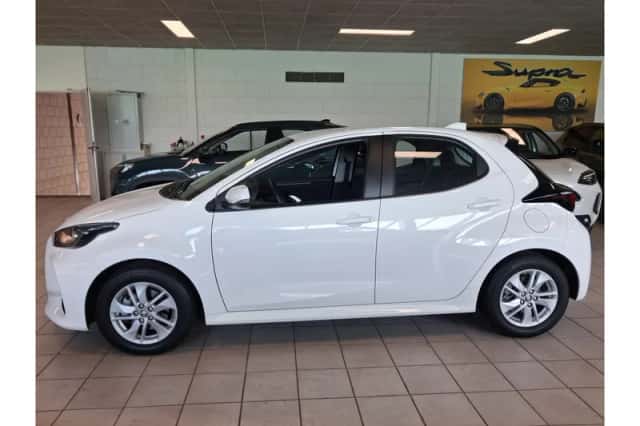 Toyota Yaris (2025) thumbnail 3