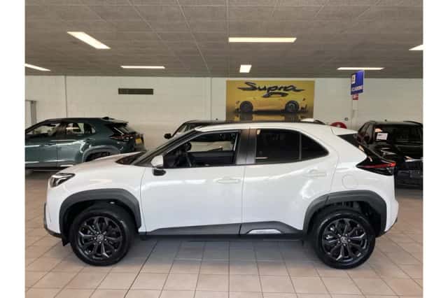 Toyota Yaris Cross (2023) thumbnail 3