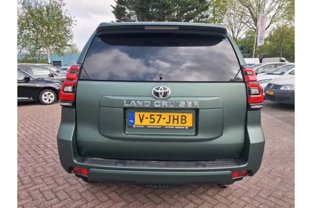 Toyota Land Cruiser (2024) thumbnail 4
