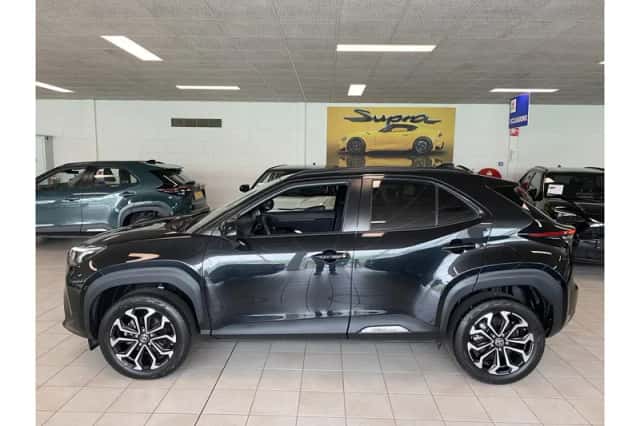 Toyota Yaris Cross (2024) thumbnail 2
