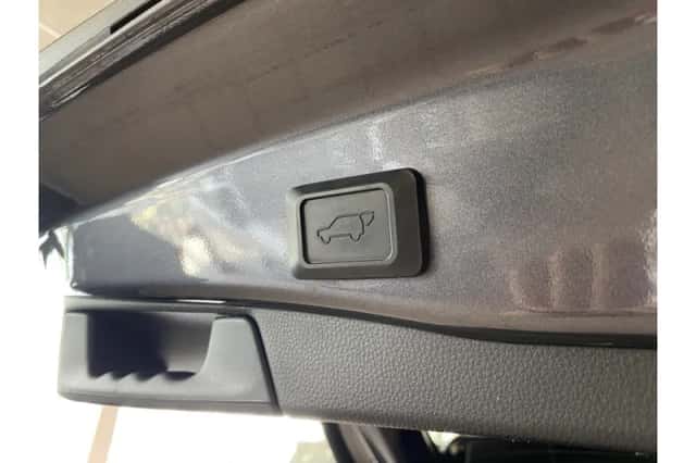 Toyota RAV4 (2020) thumbnail 6