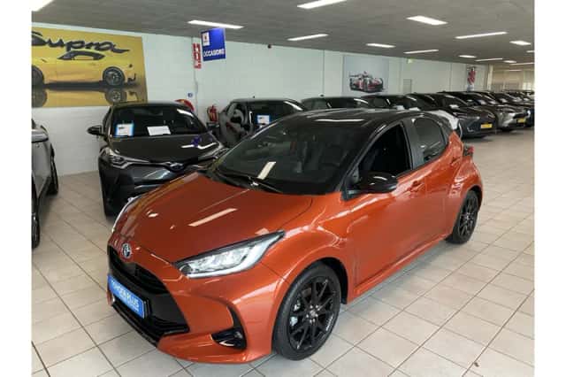 Toyota Yaris (2023) thumbnail 3
