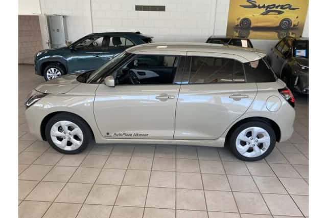 Suzuki Swift (2024) thumbnail 2