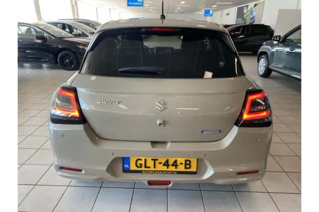 Suzuki Swift (2024) thumbnail 4