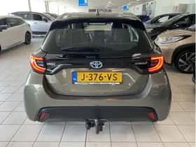 Toyota Yaris (2020) thumbnail 3