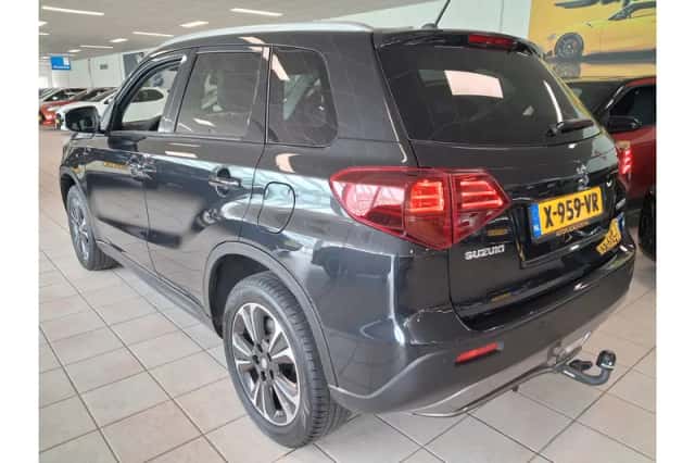 Suzuki Vitara (2024) thumbnail 3