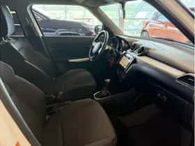 Suzuki Swift thumbnail 9