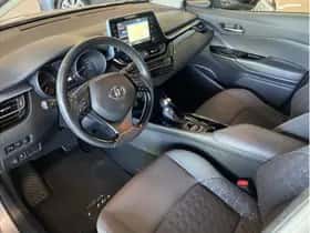 Toyota C-HR (2020) thumbnail 13
