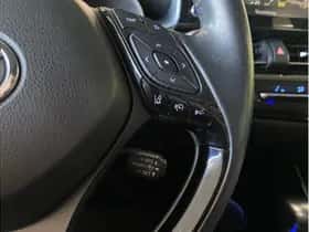 Toyota C-HR (2020) thumbnail 17