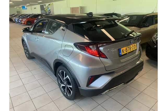 Toyota C-HR (2020) thumbnail 3