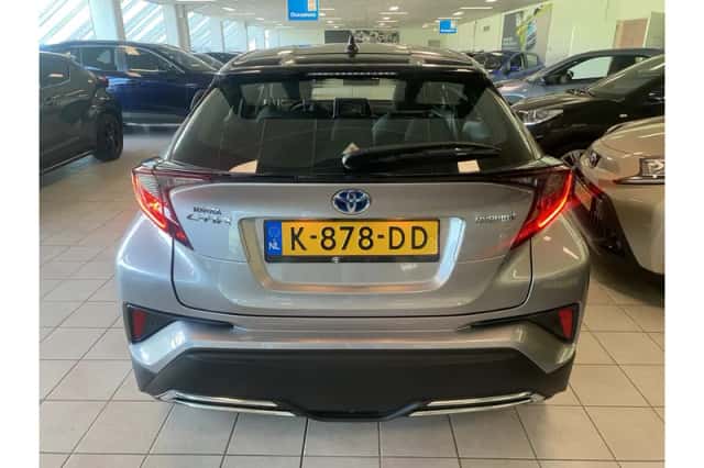 Toyota C-HR (2020) thumbnail 4