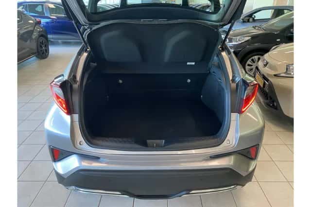 Toyota C-HR (2020) thumbnail 5