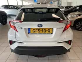 Toyota C-HR (2017) thumbnail 4