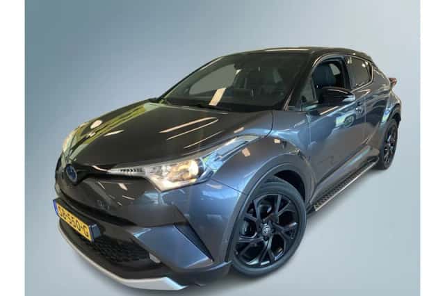 Toyota C-HR (2018) thumbnail 1
