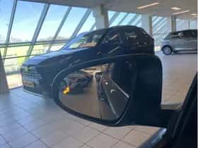 Toyota C-HR (2018) thumbnail 27