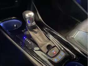 Toyota C-HR (2018) thumbnail 38