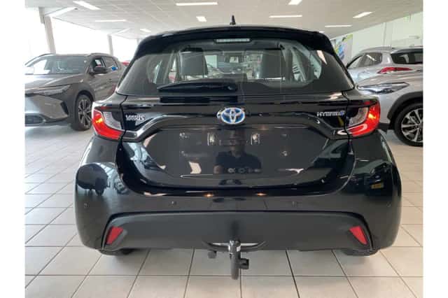 Toyota Yaris (2021) thumbnail 5