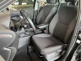 Toyota Yaris (2021) thumbnail 10