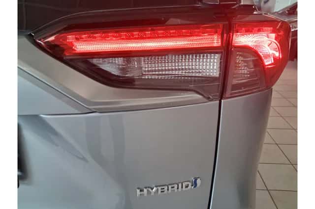 Toyota RAV4 (2023) thumbnail 6