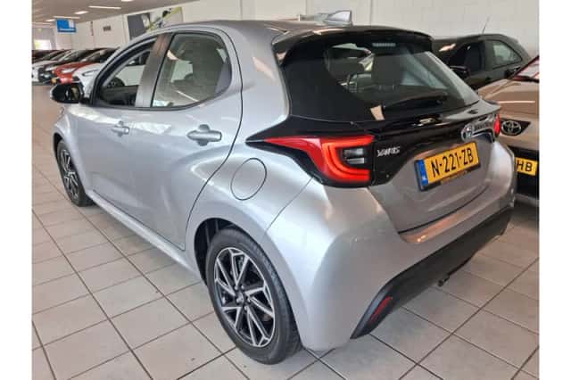 Toyota Yaris (2022) thumbnail 4