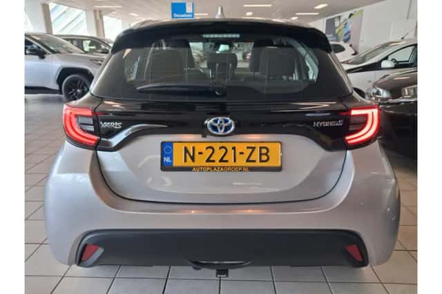 Toyota Yaris (2022) thumbnail 5
