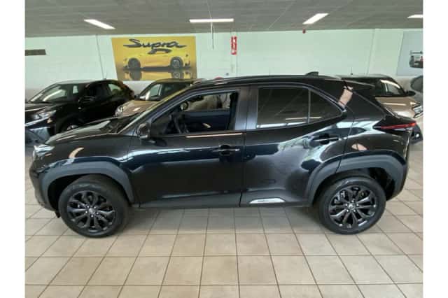 Toyota Yaris Cross (2023) thumbnail 2