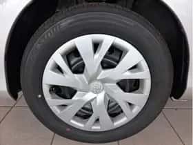 Toyota Yaris (2018) thumbnail 11