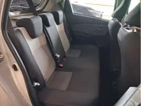 Toyota Yaris (2018) thumbnail 12
