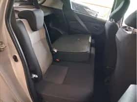 Toyota Yaris (2018) thumbnail 13