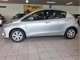 Toyota Yaris (2018) thumbnail 3
