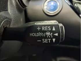 Toyota C-HR (2021) thumbnail 23