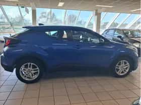 Toyota C-HR (2021) thumbnail 9