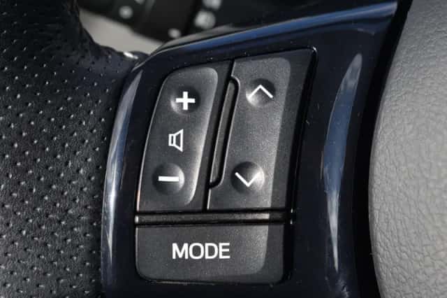 Toyota Yaris (2017) thumbnail 5